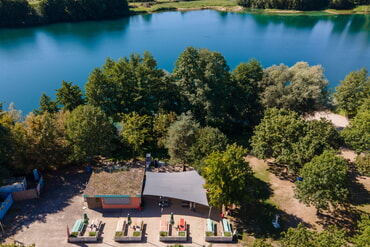 Kiosk mit kleinem Biergarten